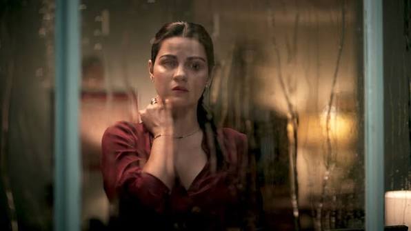 Explore the Dark Desire cast on Netflix, featuring Maite Perroni and Alejandro Speitzer. Discover how these telenovela stars transitioned into erotic thrillers.