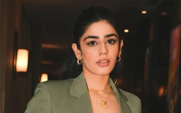 Explore Alisha Chopra's journey from Tamil cinema to OTT hits like Jab Mila Tu. Get details on her age, upcoming 2026 films, and career highlights.