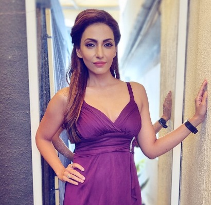 Explore the complete Navina Bole web series list for 2026. Discover her best OTT shows, mystery thrillers, and regional dubbed movies like Shanaya and Raseeli Raatein.