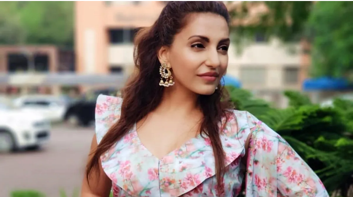 Explore the complete Navina Bole web series list for 2026. Discover her best OTT shows, mystery thrillers, and regional dubbed movies like Shanaya and Raseeli Raatein.