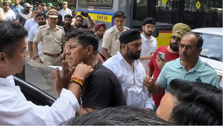 parvesh verma slap controversy