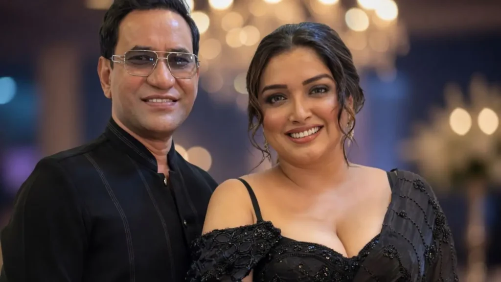 Amrapali Dubey and Nirahua