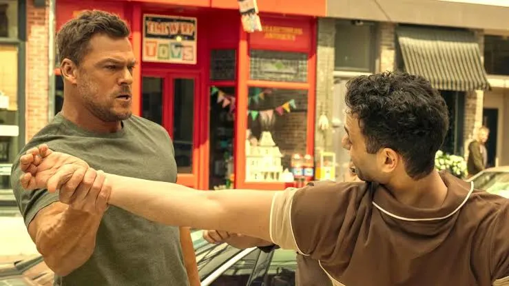 Alan Ritchson as Jack Reacher in a winter setting