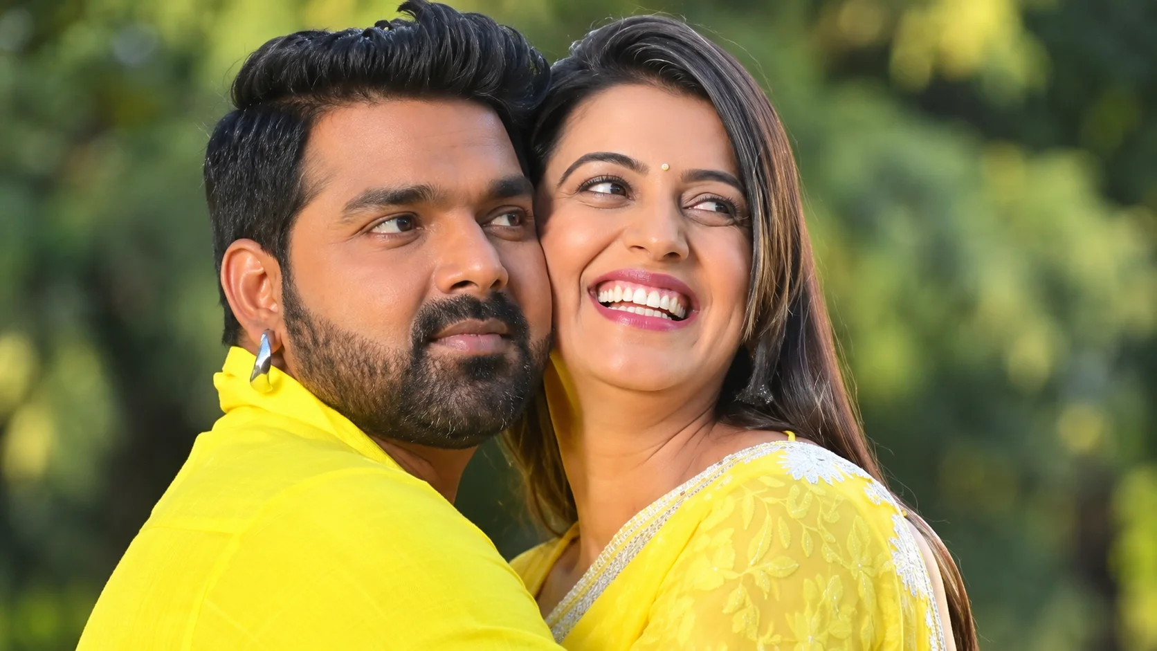 Pawan Singh Akshara Singh