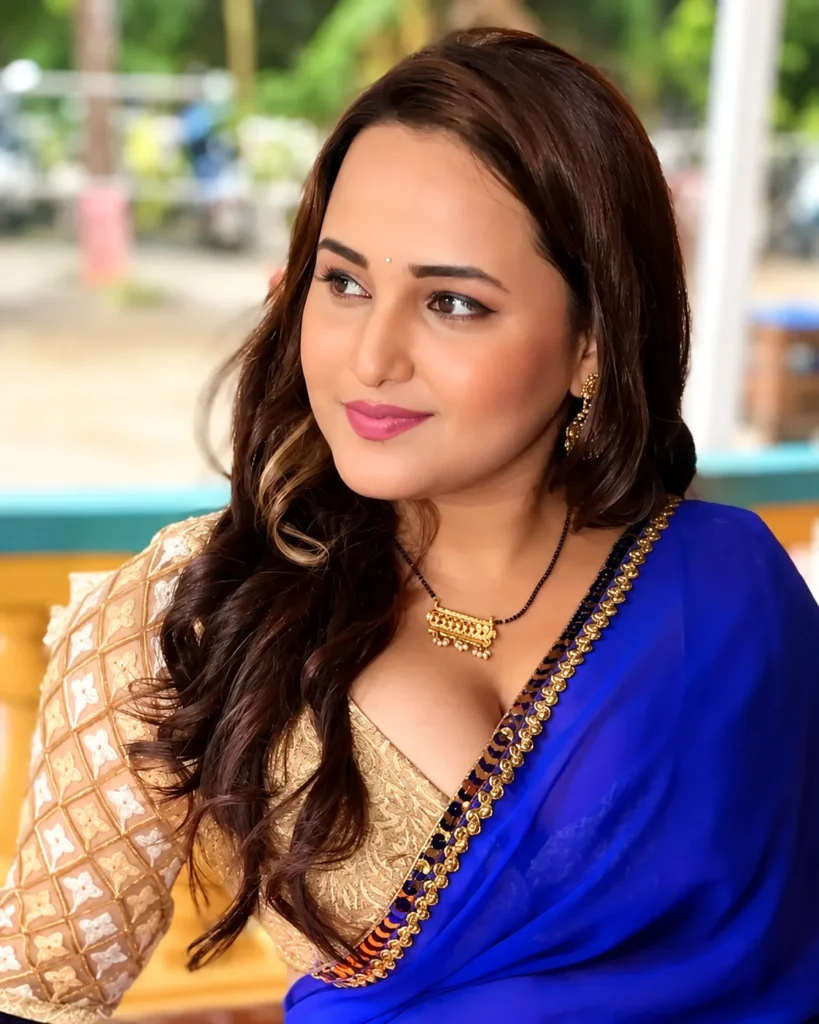 Aliya Naaz