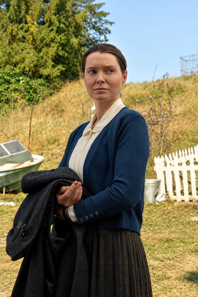 Samantha Sloyan 